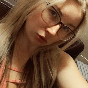 Meet your Posher, Evelyn